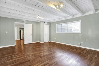 1118 S Perkins Rd in Memphis, TN - Building Photo - Building Photo