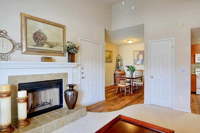 12007 N Lamar Blvd, Unit 0125 in Austin, TX - Foto de edificio - Building Photo