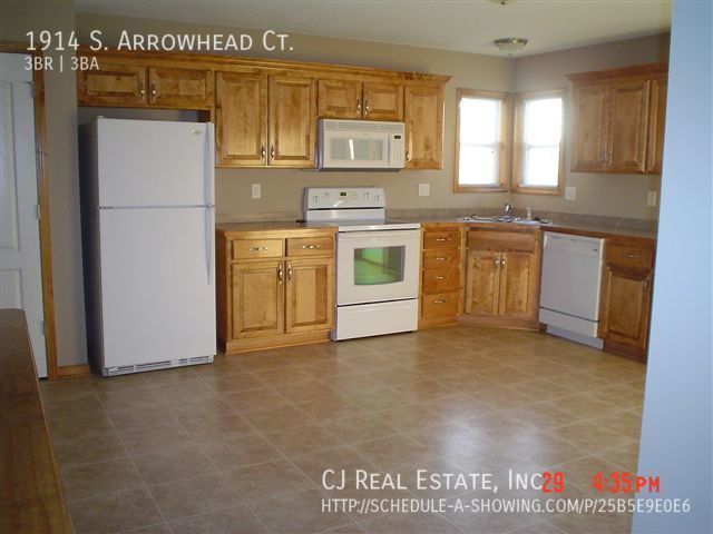 1914 S Arrowhead Ct in Independence, MO - Building Photo - Building Photo