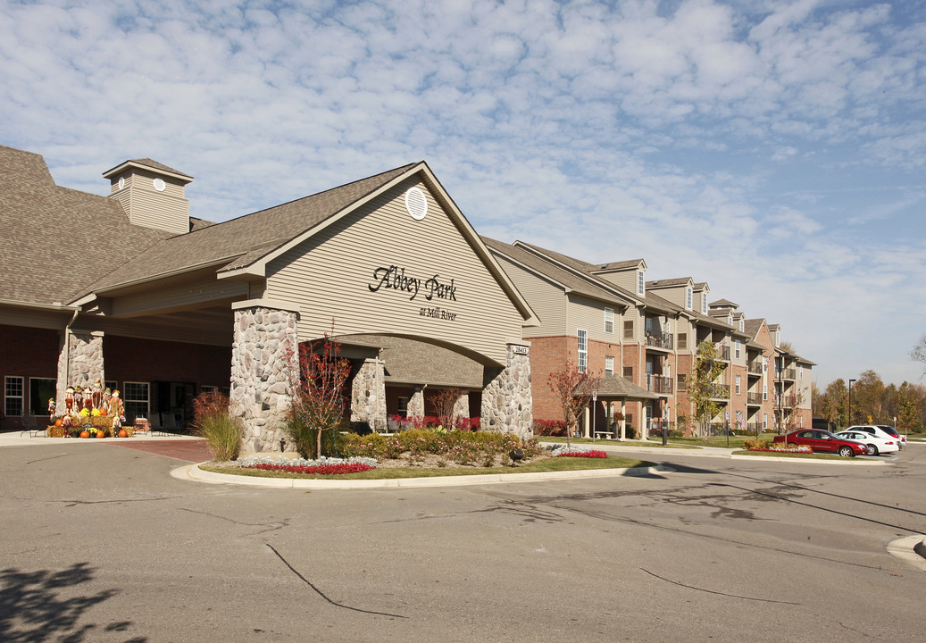 Abbey Park at Mill River in New Hudson, MI - Building Photo