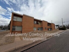 700 W 1st Ave in Cheyenne, WY - Building Photo