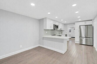 826 Grand St in Jersey City, NJ - Building Photo - Building Photo