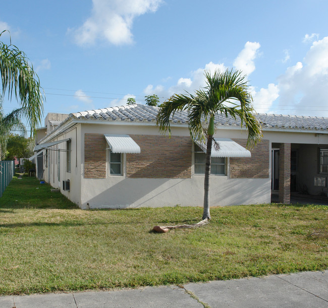 1733 Rodman St in Hollywood, FL - Building Photo - Building Photo