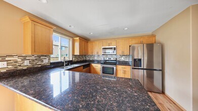 2385 SW Navigator Loop in Oak Harbor, WA - Building Photo - Building Photo