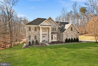 8138 Rondelay Ln in Fairfax Station, VA - Building Photo - Building Photo