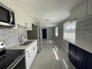 164 S New York Ave in Englewood, FL - Building Photo - Building Photo