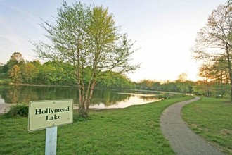 Hollymead Square Townhomes in Charlottesville, VA - Foto de edificio - Building Photo