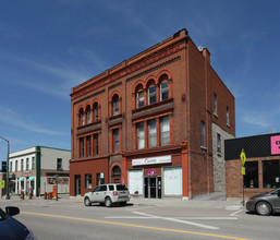 297-303 Raglan St S in Renfrew, ON - Building Photo - Building Photo