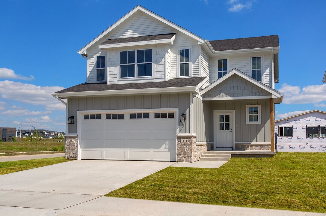 1407 NE Savana Dr in Grimes, IA - Building Photo