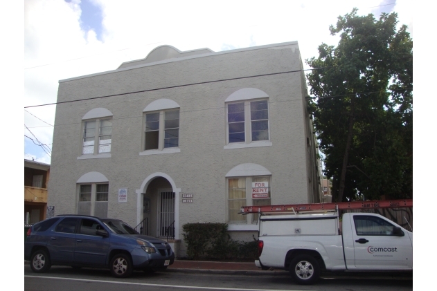 Otis Apartments in Miami, FL - Building Photo