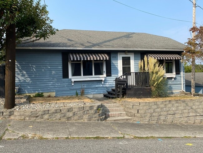 property at 1311 39th St