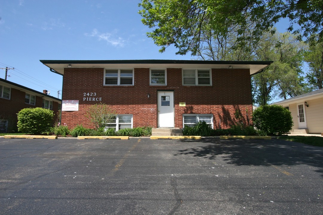 2423 Pierce Ave in Rockford, IL - Building Photo