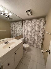 1430 S Lakeside Dr in Lake Worth, FL - Building Photo - Building Photo