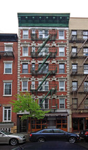 226 Thompson St in New York, NY - Building Photo - Building Photo