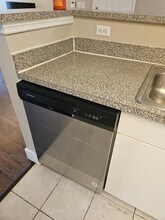5001 Wiles Rd in Coconut Creek, FL - Building Photo - Building Photo