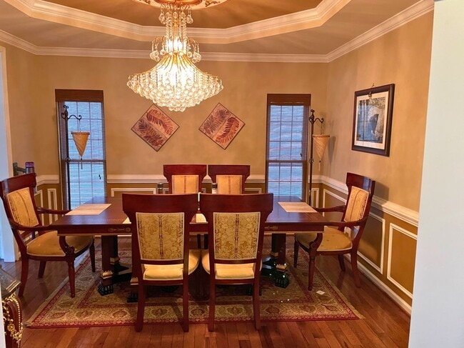 9908 E Hill Dr in Lorton, VA - Foto de edificio - Building Photo