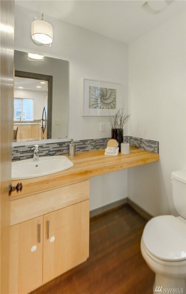 4032 Pasadena Pl NE in Seattle, WA - Building Photo - Building Photo