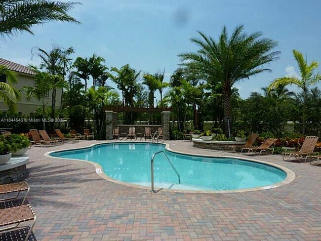 130 Riverwalk Cir E in Plantation, FL - Building Photo - Building Photo