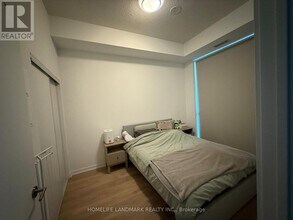 36 Forest Manor Rd in Toronto, ON - Building Photo - Building Photo