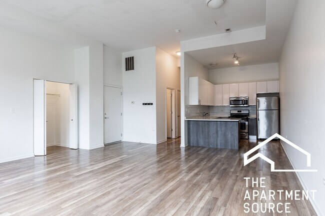 2700 W North Ave in Chicago, IL - Building Photo - Building Photo