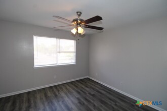 2102 Hunt Dr in Killeen, TX - Building Photo - Building Photo