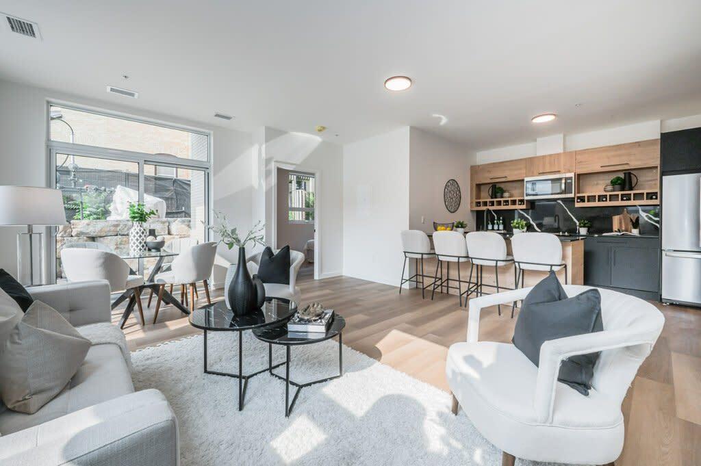 Stride on Union in Waterloo, ON - Building Photo