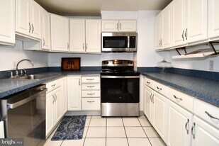 4601 N Park Ave in Chevy Chase, MD - Building Photo