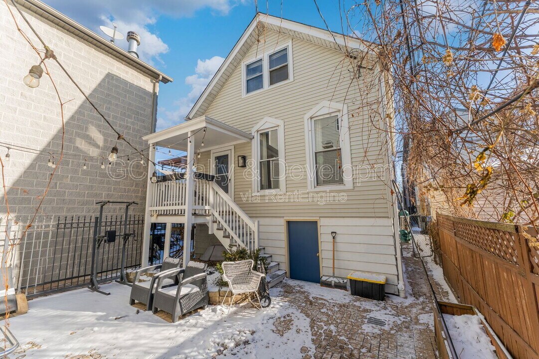 3309 N Leavitt St in Chicago, IL - Building Photo