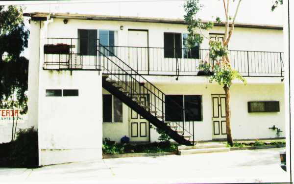 7067 N Figueroa St in Los Angeles, CA - Building Photo - Building Photo