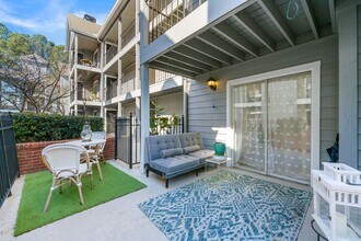 214 Granville Ct in Atlanta, GA - Building Photo - Building Photo