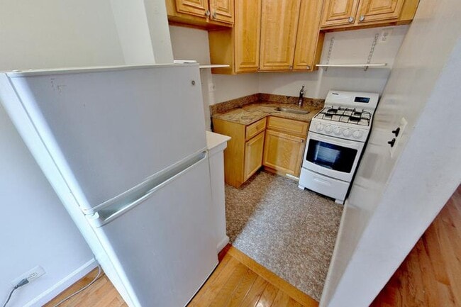 340 E 58th St, Unit 1D in New York, NY - Building Photo - Building Photo