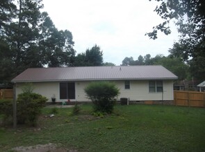 6775 Seaford Dr in Fayetteville, NC - Building Photo - Building Photo