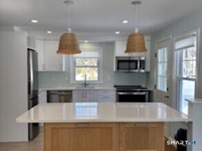 18 Buttonball Rd in Old Lyme, CT - Building Photo - Building Photo