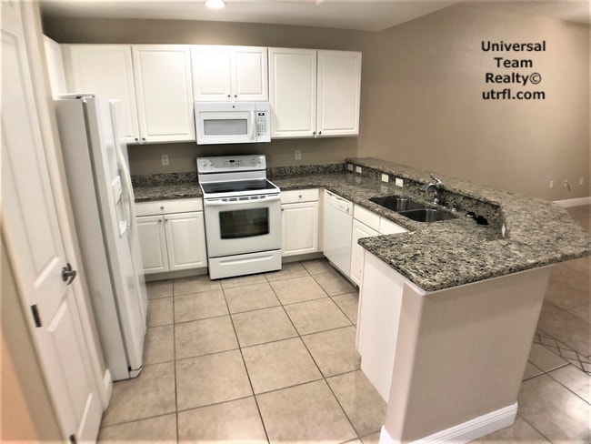 13651 Julias Way in Ft. Myers, FL - Building Photo - Building Photo