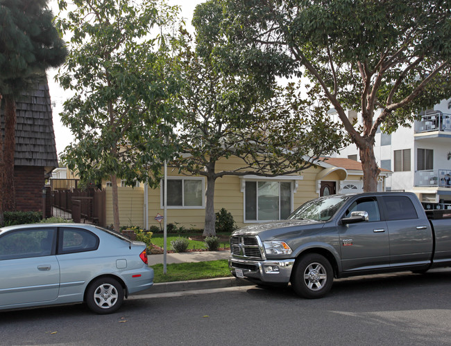 1224 12th St in Santa Monica, CA - Building Photo - Building Photo