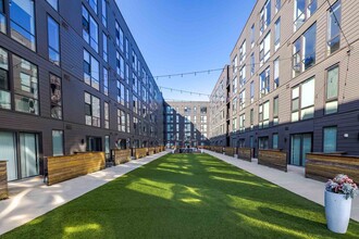Industry Columbus Apartments in Columbus, OH - Foto de edificio - Building Photo