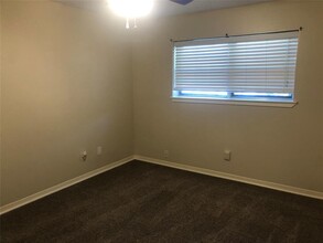 3332 Burke Rd in Pasadena, TX - Building Photo - Building Photo