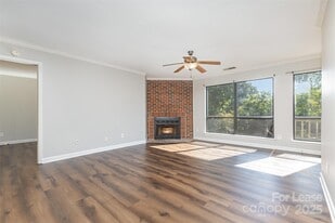 1608 Sharon Rd W in Charlotte, NC - Building Photo