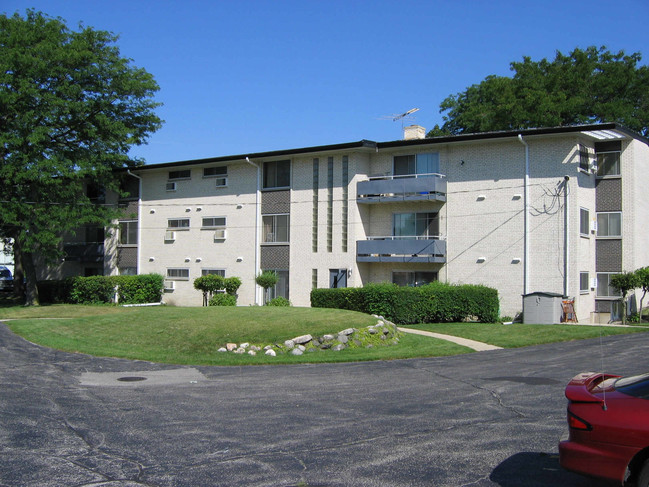 415 E Prospect Ave in Mount Prospect, IL - Building Photo - Building Photo