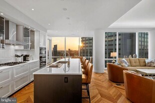 300 International Drive in Baltimore, MD - Building Photo