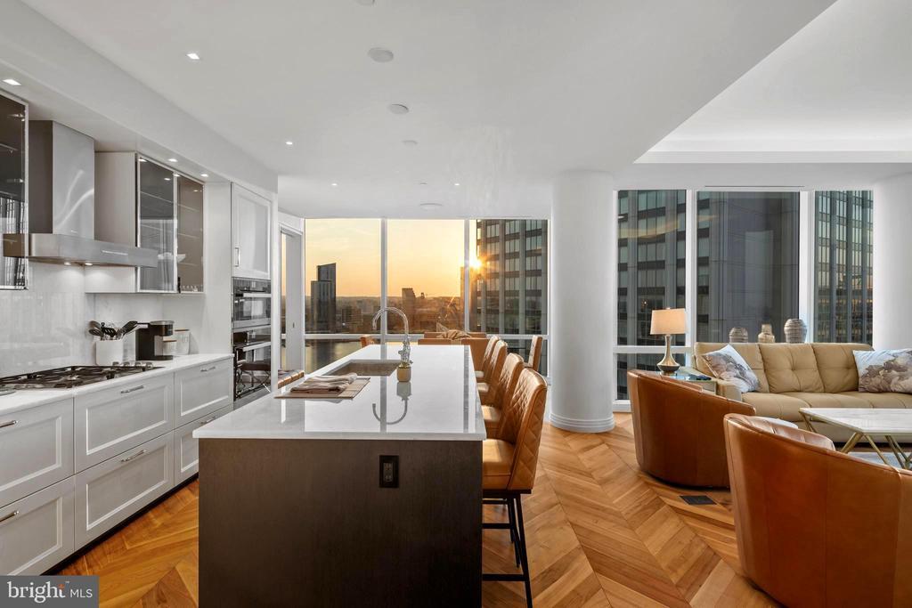 300 International Drive in Baltimore, MD - Building Photo