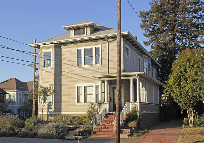 801 Santa Clara Ave in Alameda, CA - Building Photo - Building Photo