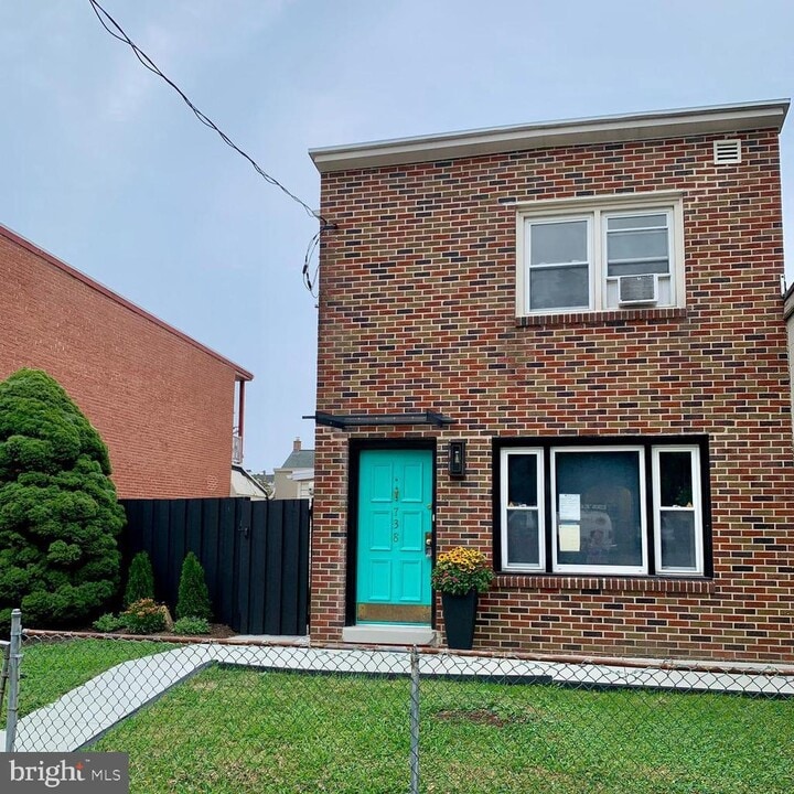 738 Poplar St in Lancaster, PA - Building Photo