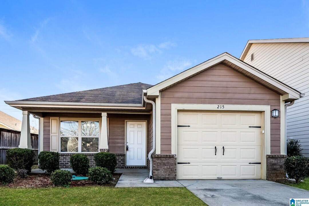 215 Morning Mist Ln in Odenville, AL - Building Photo