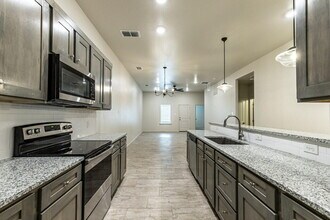 1136 N 7th St in Wolfforth, TX - Building Photo - Building Photo