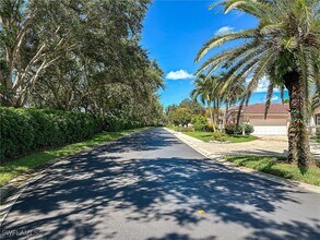 9051 Las Maderas Dr in Bonita Springs, FL - Building Photo - Building Photo