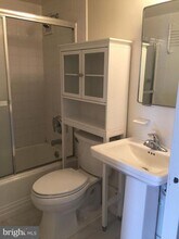 210 Locust St in Philadelphia, PA - Foto de edificio - Building Photo