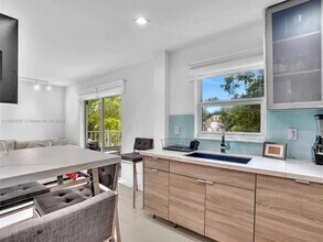 750 Michigan Ave, Unit 201 in Miami Beach, FL - Building Photo - Building Photo