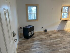 929 Codding Hollow Rd, Unit Apt. #1 in Waterville, VT - Building Photo