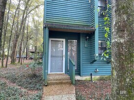 36 Summer Oaks Dr in Daphne, AL - Building Photo